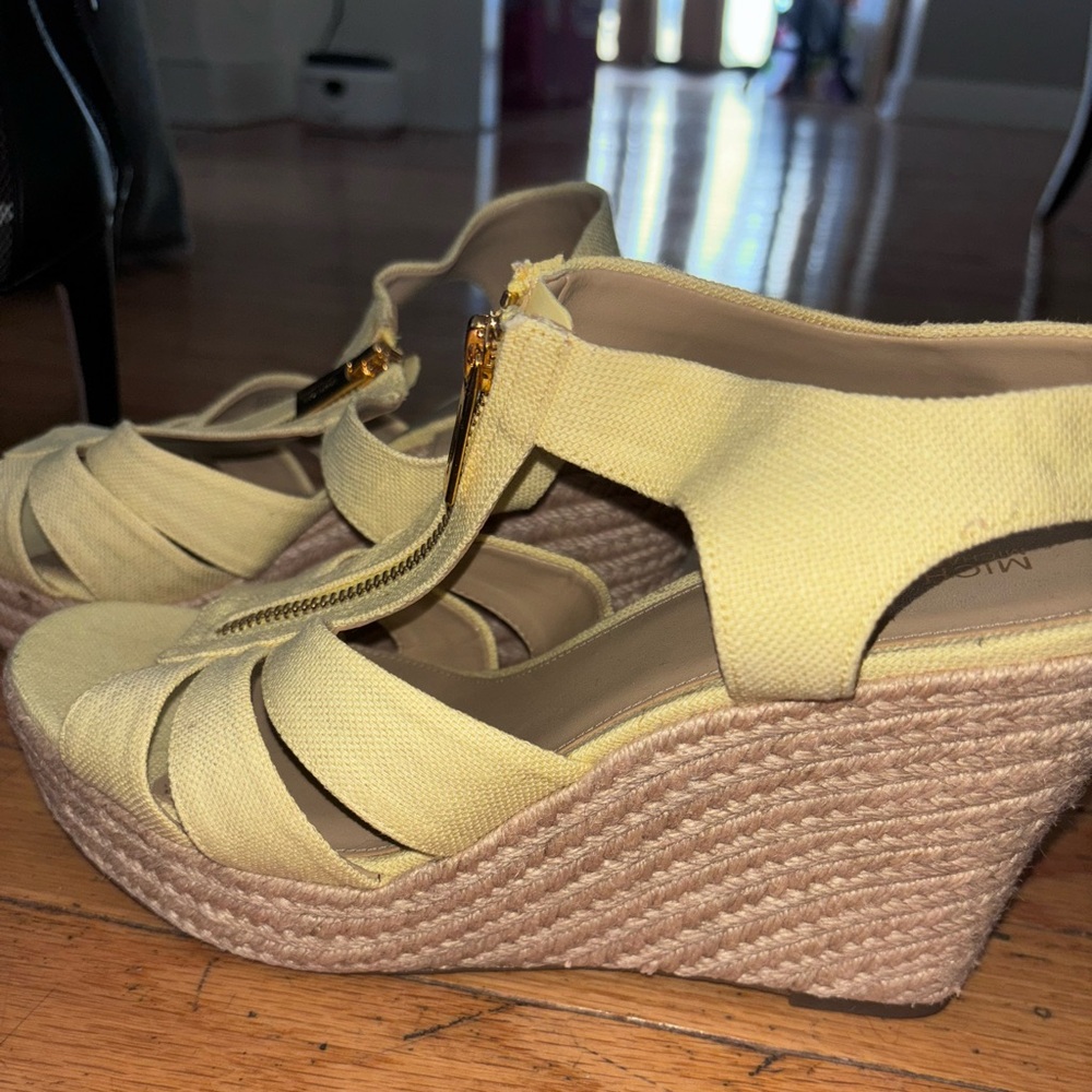 Michael Kors Shoes Like New Yellow Low Size 11